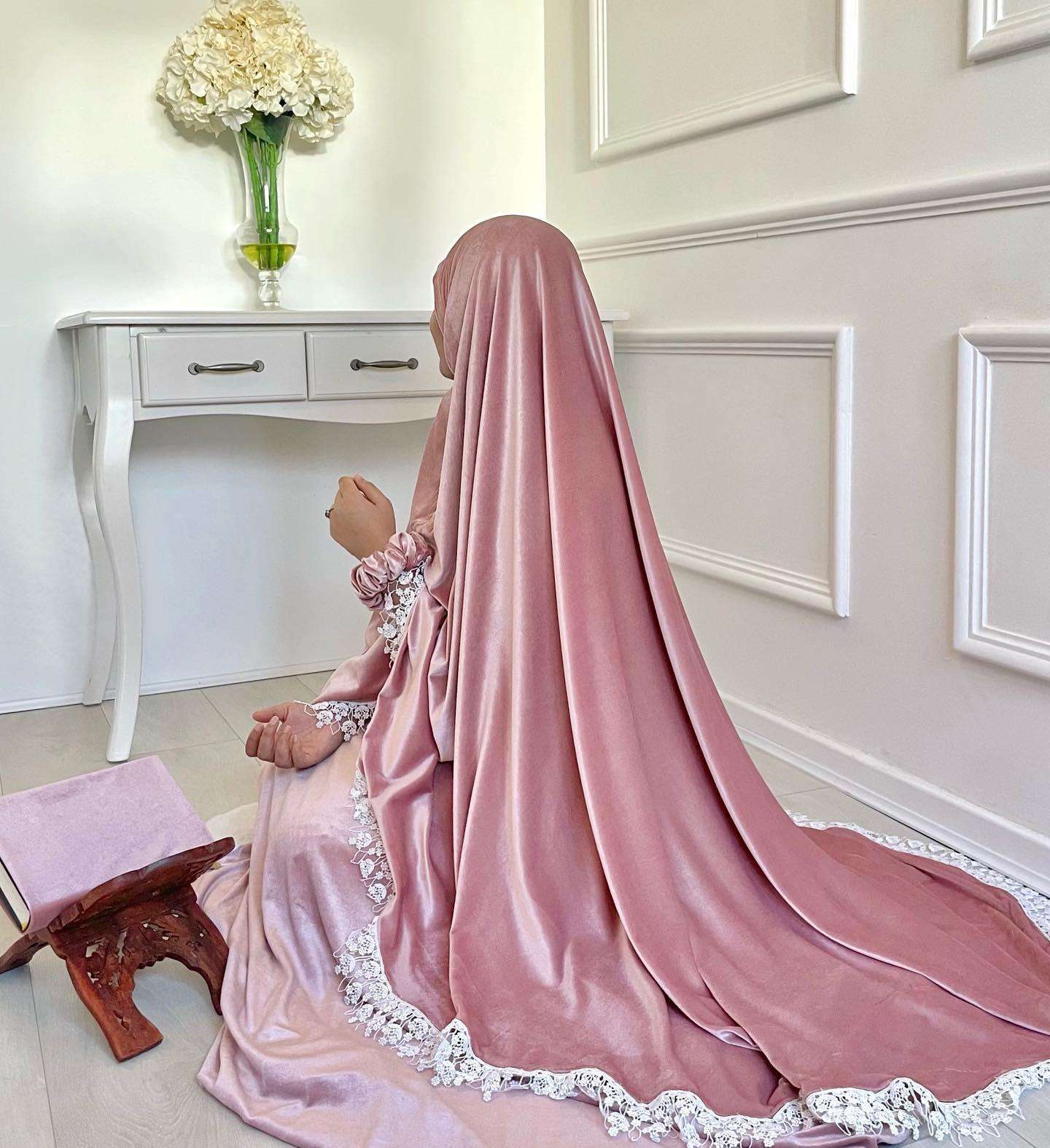 Ensemble de Prière Hijab Premium Robe Abaya en Velours pour l'Aïd Ramadan ave... - Vue 3 | Yelira