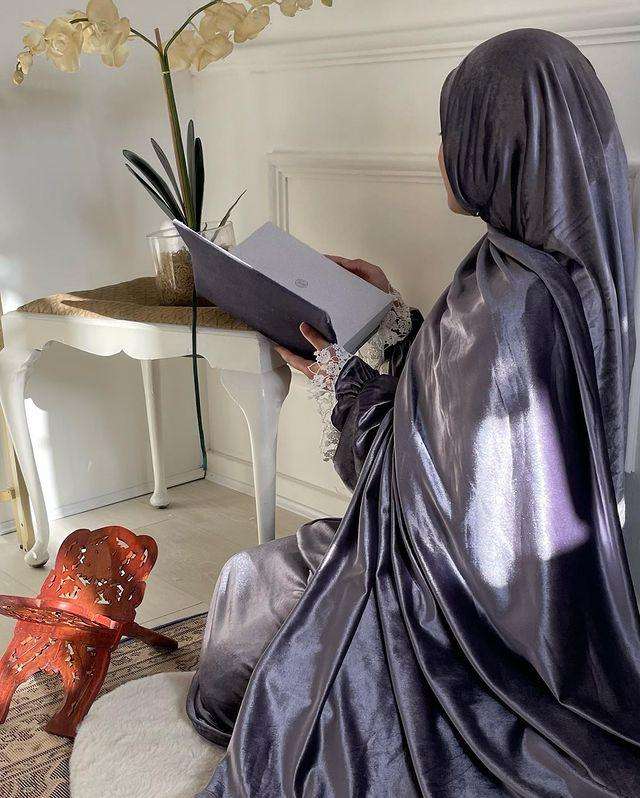 Ensemble de Prière Hijab Premium Robe Abaya en Velours pour l'Aïd Ramadan ave... - Vue 4 | Yelira