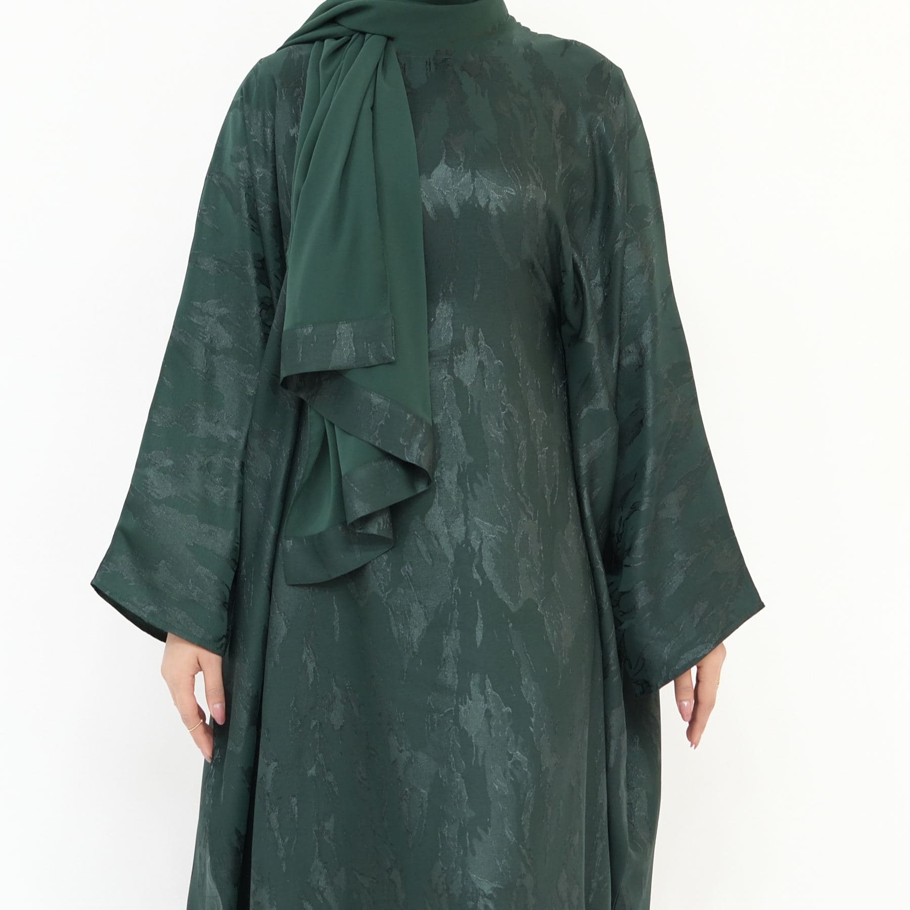 Robe Maxi Élégante Loriva en Tissu Jacquard Soie Satin, Kaftan Abaya EID avec... - Vue 6 | Yelira
