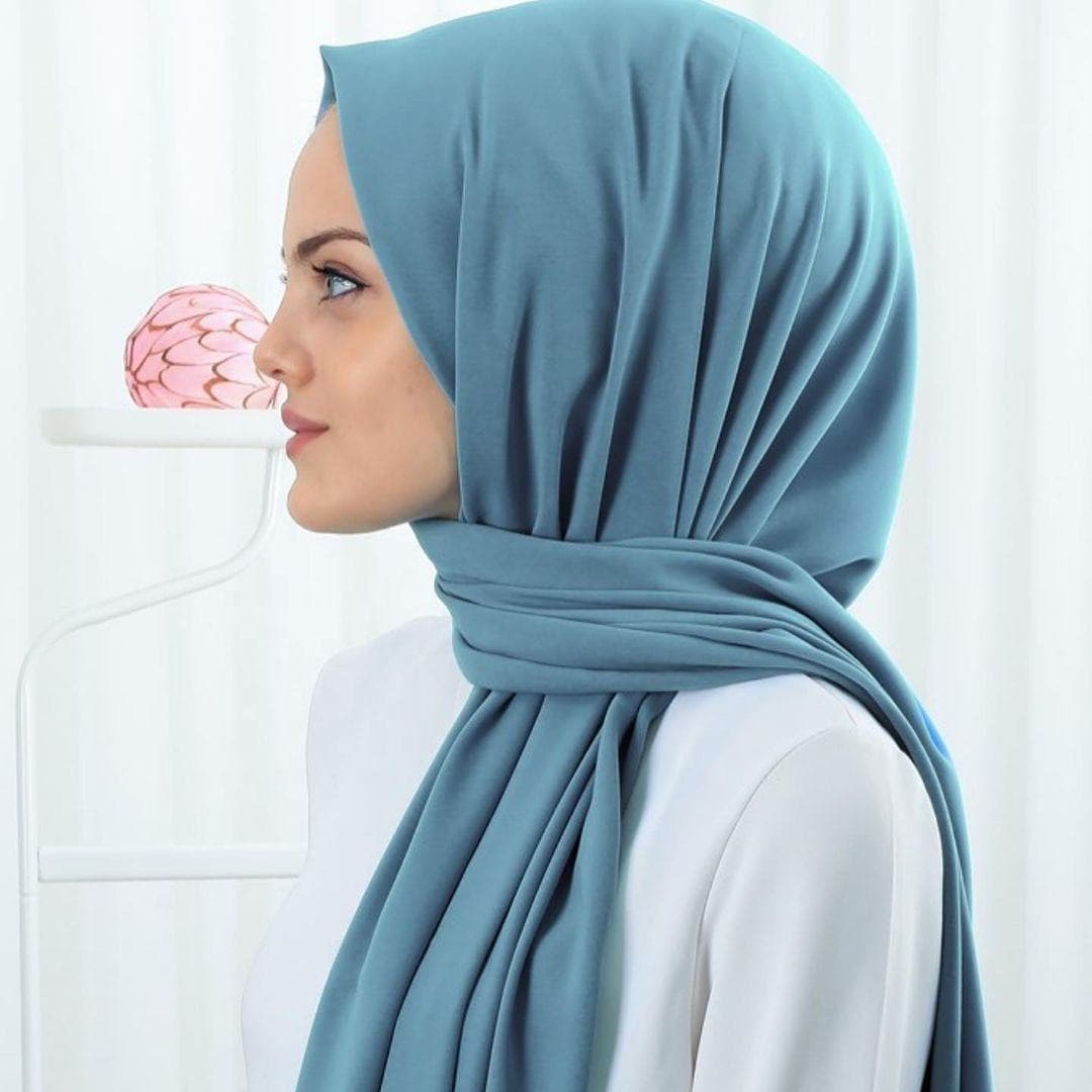 Hijab en soie turque de luxe Medina Soie de Medine Sedef Écharpe douce et dél... - Vue 7 | Yelira